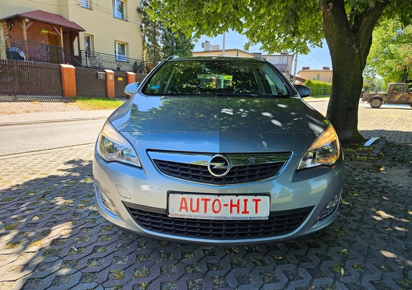 Opel Astra cena 25900 przebieg: 222000, rok produkcji 2012 z Zakroczym małe 562